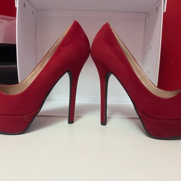Vibrant Red Suede Heels with Rounded Toe - Picture 4 of 7